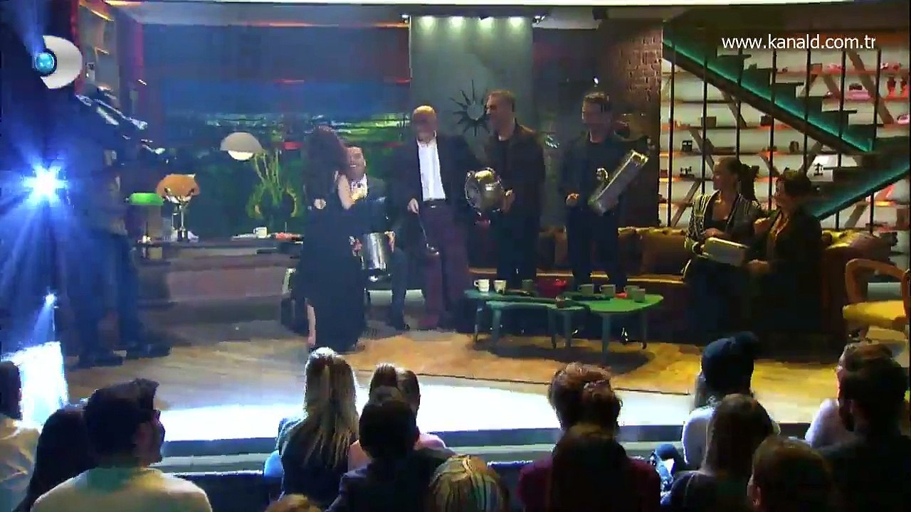 Beyaz Show Sertab Erener ve Tencere tava bandosu!
