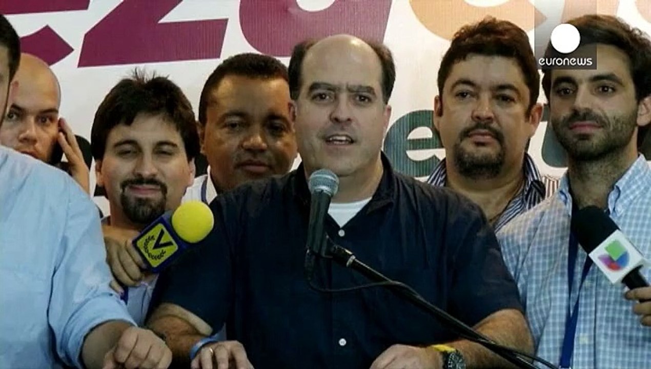 Оппозиция взяла большинство мест в парламенте Венесуэлы