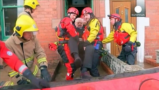 Hochwasser in Großbritannien: Regierung beruft Krisensitzung ein und mobilisiert Armee für Katastrophenhilfe