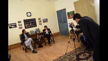 Watch How Simply They Arranged Such a Huge Live Session With Imran Khan On Facebook