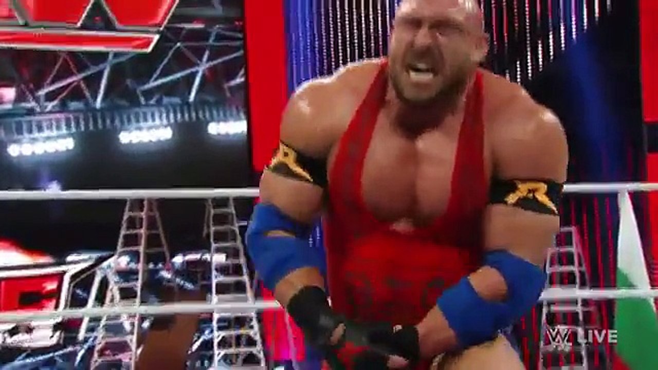 Ryback vs. Rusev- Raw, December 7, 2015