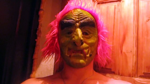 Попытка напугать ротвейлера