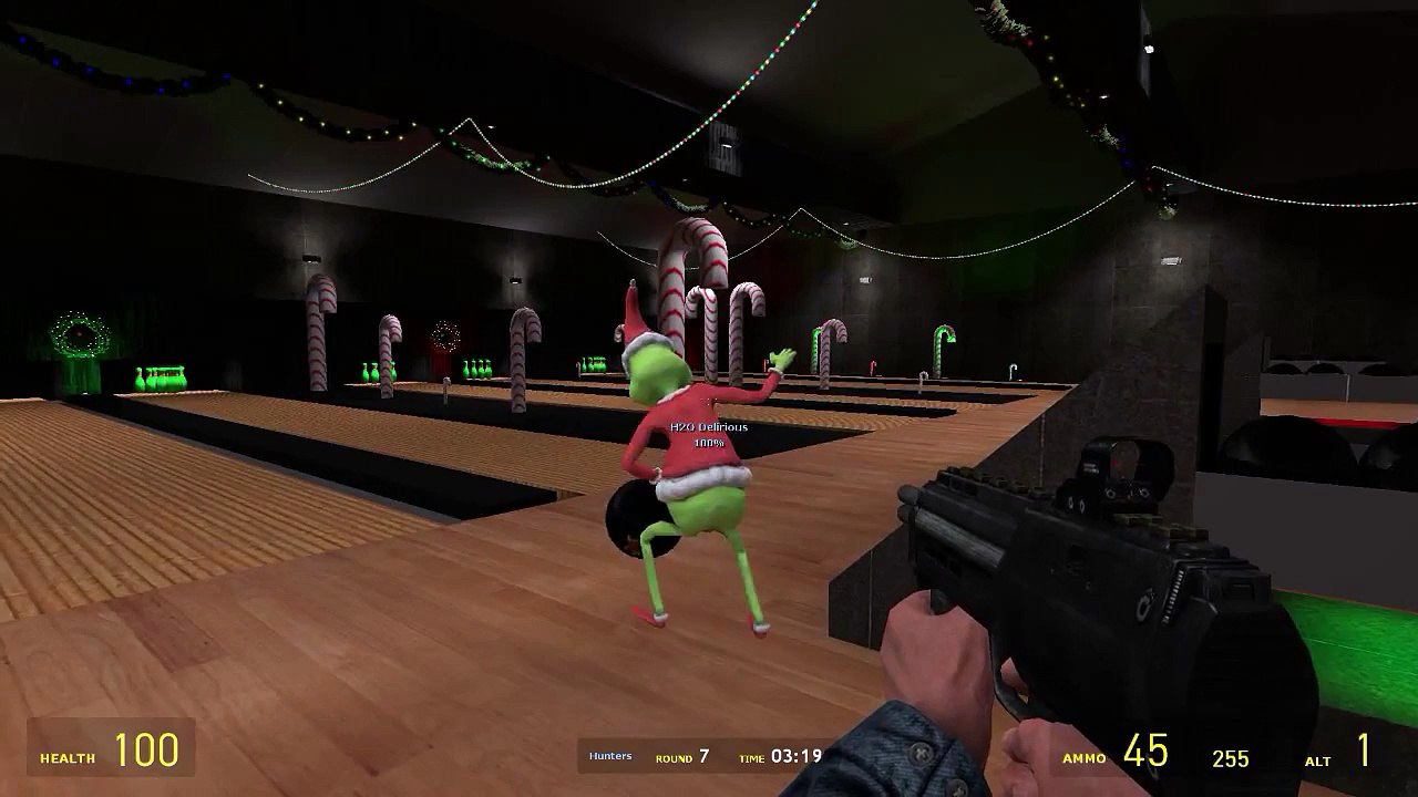 Santa Claus vs The Grinch - Gmod Prop Hunt Funny Moments (Garry's Mod Christmas)