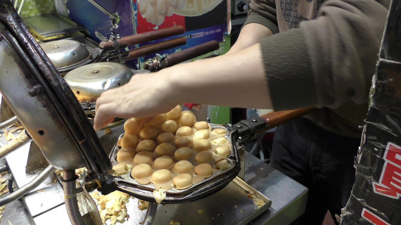Hong Kong Street Food. 4K Definition. The Gei Dan Jan Waffle