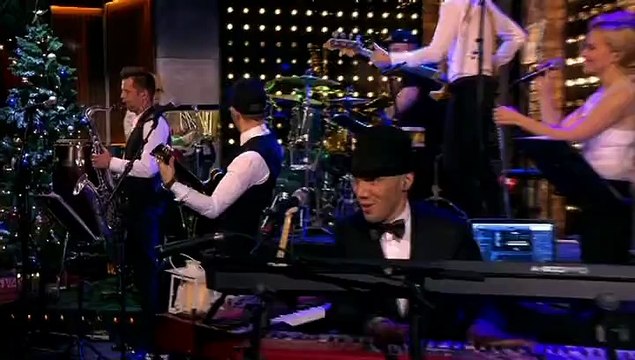 Вечерний Ургант 08.12.2015