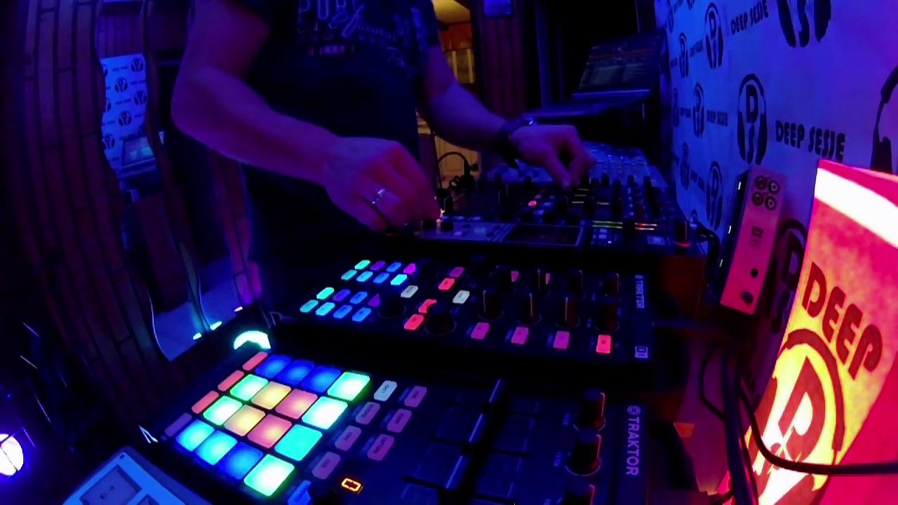 Music Revolution 039
