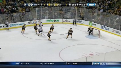 Cet arbitre de hockey n'aime pas les joueurs qui simulent (et leur fait payer)