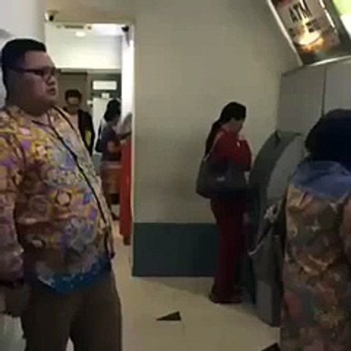 whatsapp very funny boy as machine and girl laugh