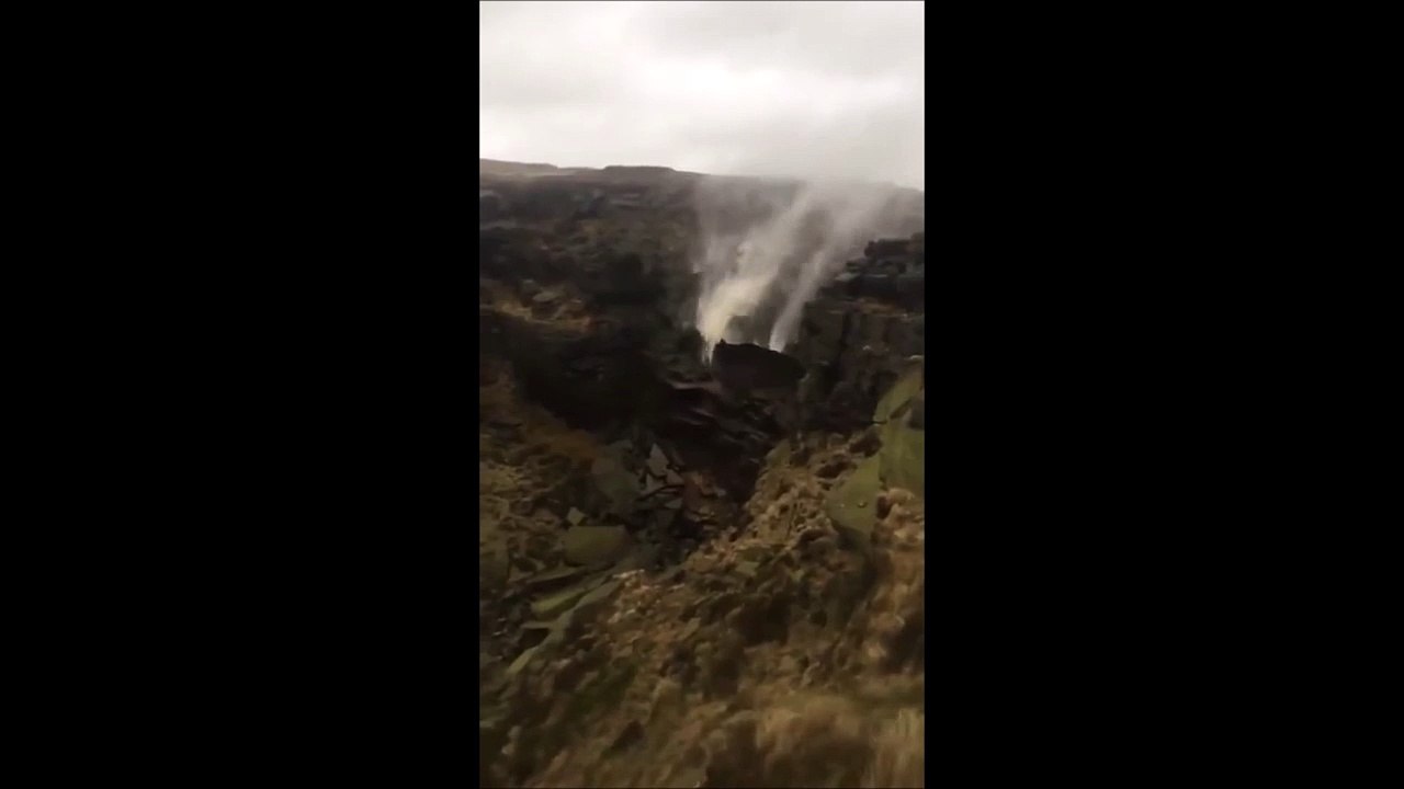 Quand l'eau d'une chute d'eau monte au lieu de descendre - Tempete violente en angleterre
