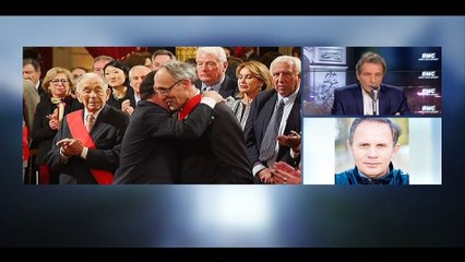 Hollande envisage de remettre la Légion d'honneur aux 130 victimes des attentats du 13 novembre