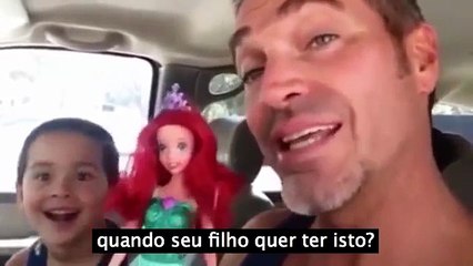 A reação de um pai quando um filho escolhe uma boneca (Legendado)