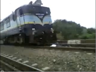 اس بندے نے تو بے وقوفی کی حد کردی