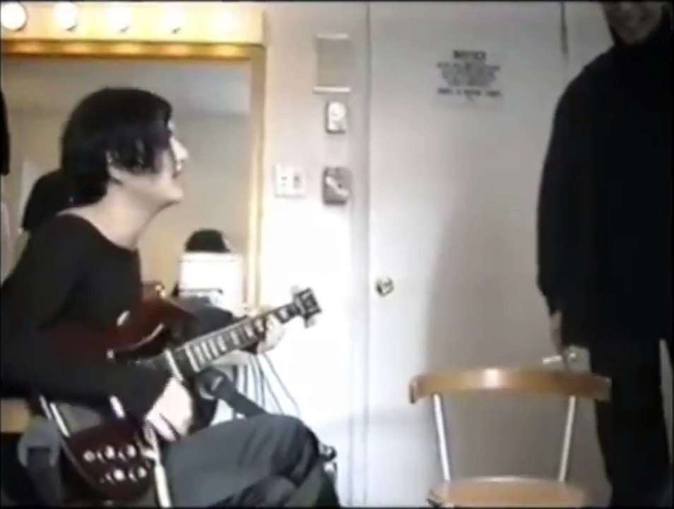 David Bowie chante Without you I'm nothing avec Placebo