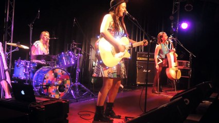 Germein Sisters “Time Time Go Away” @ NewcomerTV in Oberursel (Sep. 25, 2015)