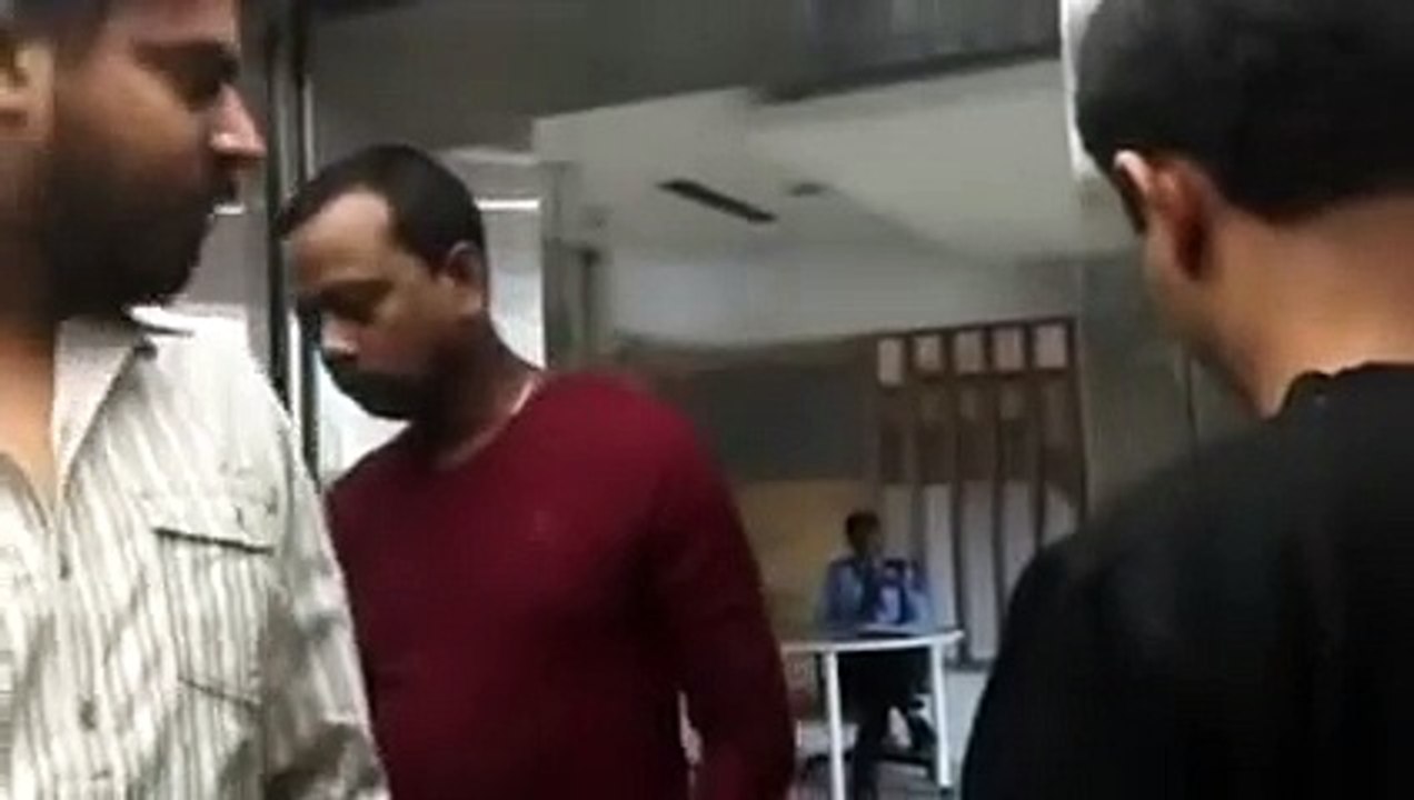 Radio Mirchi Murga - Rj Naved In Lift Which Floor