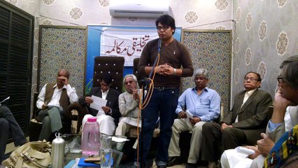 Iqbal Khursheed as moderator at 5th session of Ijraاقبال خورشید، اجرا تخلیقی مکالمہ کے پانچویں اجلاس کی نظامت کرتے ہوئے