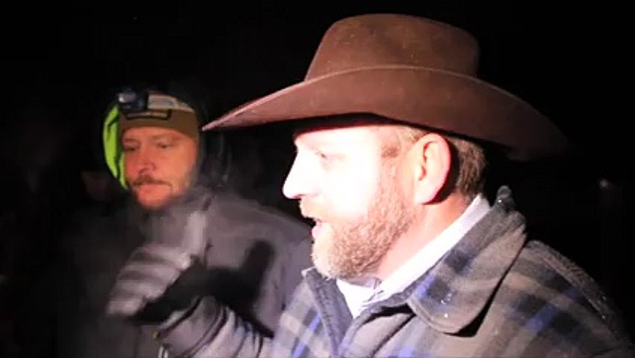 Armed protesters take over wildlife refuge in Oregon - CNNcom