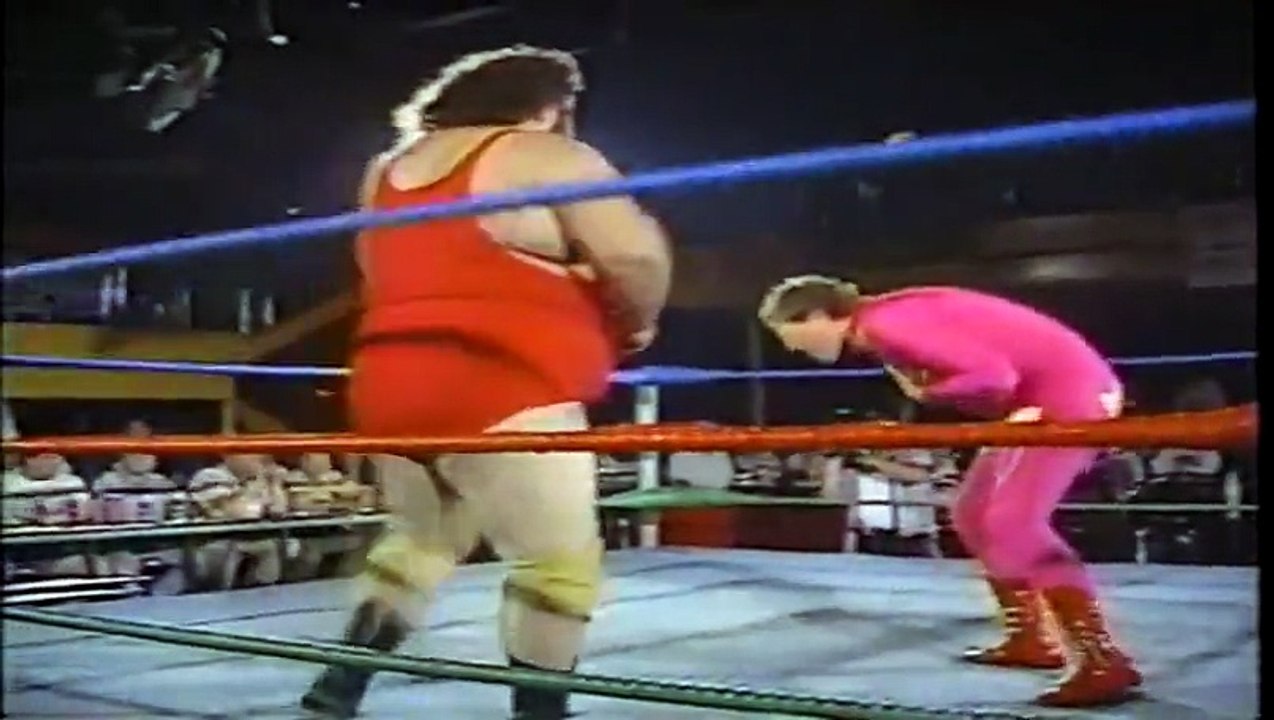 Makhan Singh (Norman The Lunatic) squash match