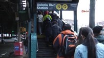 Dha Dış Haber - New York Metrosunda Yarı Çıplak Eylem