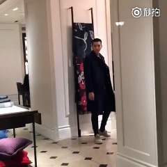 160110  WuYiFan - Burberry London Flagship Store Part.2
