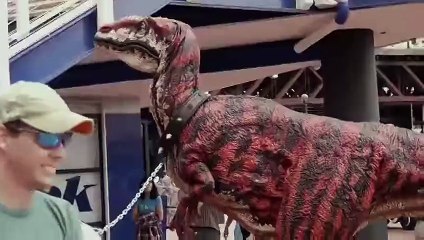 Dắt 2 chú Khủng Long đi ra phố chơi - Có gì đó không ổn