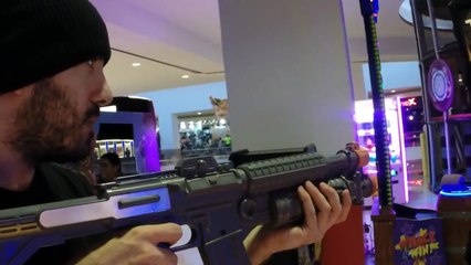 ¡JUGANDO A LOS BOLOS! - Vlog México | iTownGamePlay