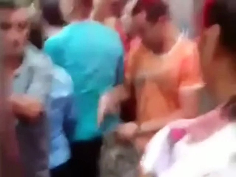 蛋疼呀！　巴西男下體被地鐵門夾住