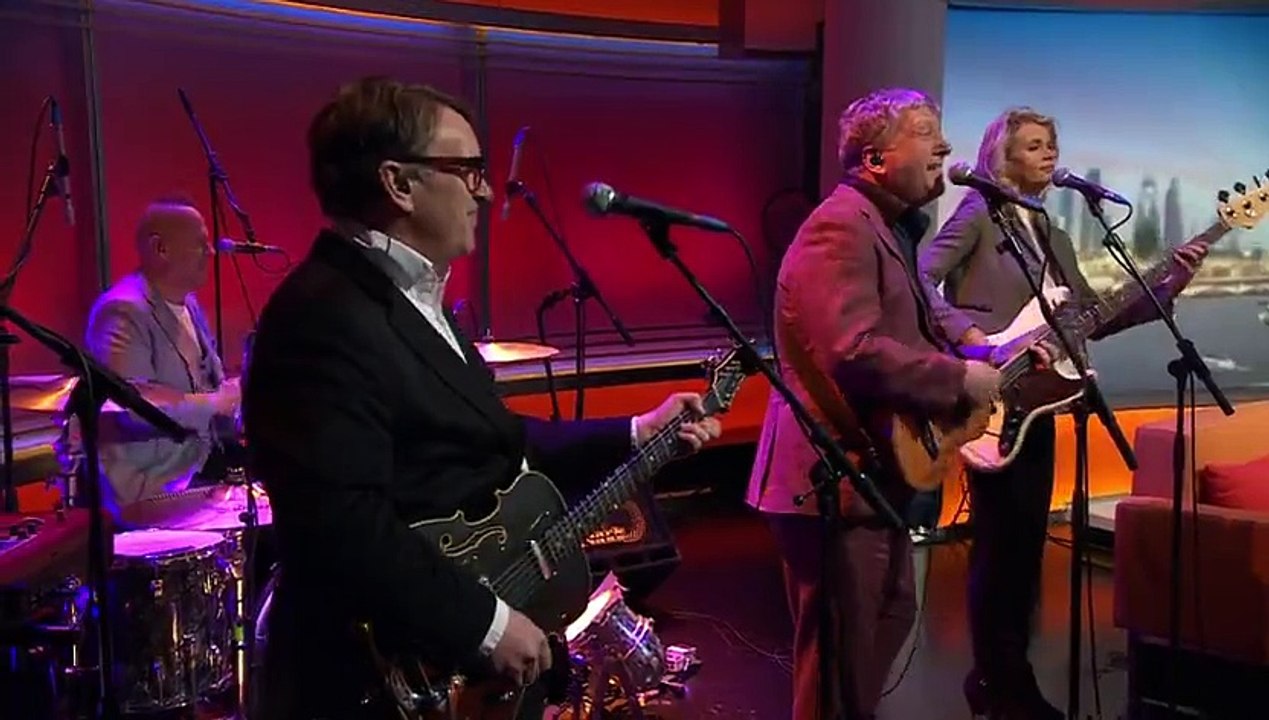 Squeeze change lyrics to protest against Cameron on Marr