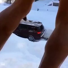 Karın Keyfini Mayosuyla Çıkaran Adam