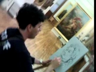 elle bouge tout le temps la statue  hihi