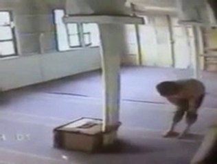 Man Steals Money In the Mosque - Astaghfar