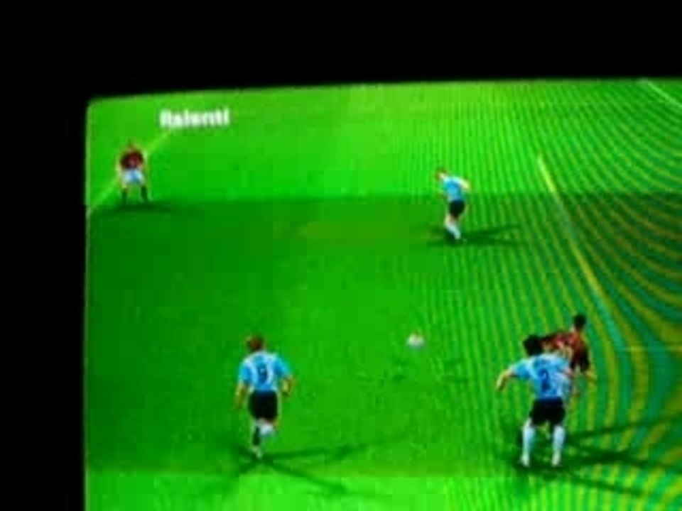 ballon contrer par le défenseur argentina-AC milan!!