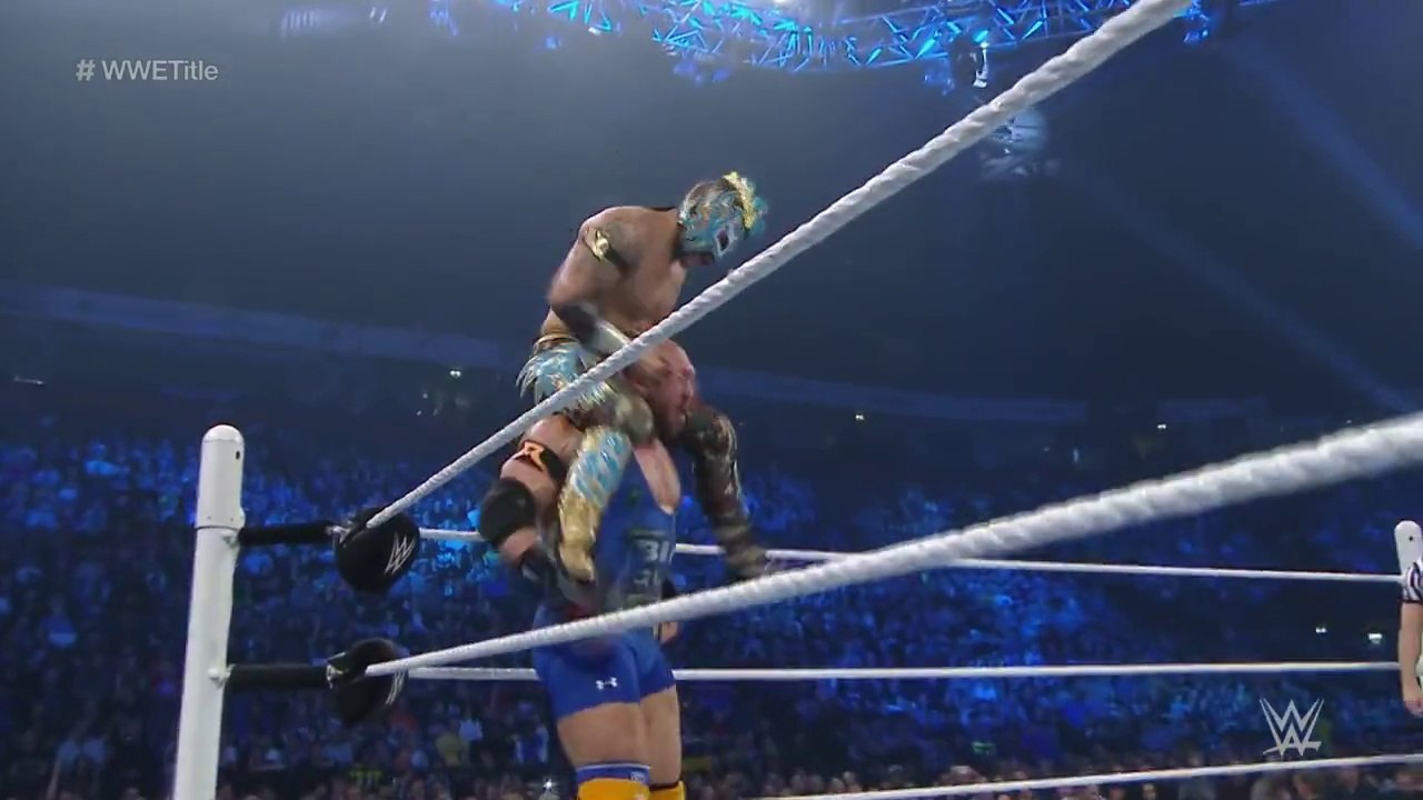 Ryback vs. Kalisto – WWE World Heavyweight Championship Tournament: SmackDown, Nov. 12, 2015