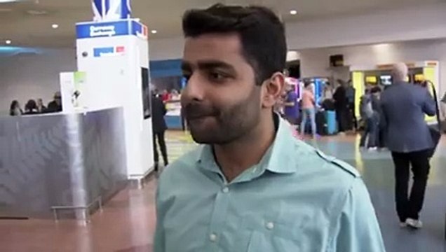 نیوزی لینڈ . سلفی کنگ اور بوم بوم کھانا تو کھایا لیکن پیسے ( کرنسی ) نہیں . بل فین نے ادا کیا