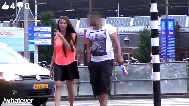 Caméra cachée : une fille demande aux mecs si ils veulent coucher avec elle