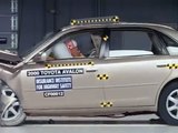 2000 Toyota Avalon moderate overlap IIHS crash test