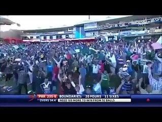 SHAHID AFRIDI HUGE SIX - WHAT A SIX