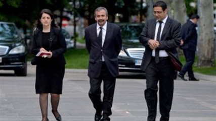 İmralı Heyeti Öcalan'ın Yanından Alınan Sekretaryası ile Görüşecek