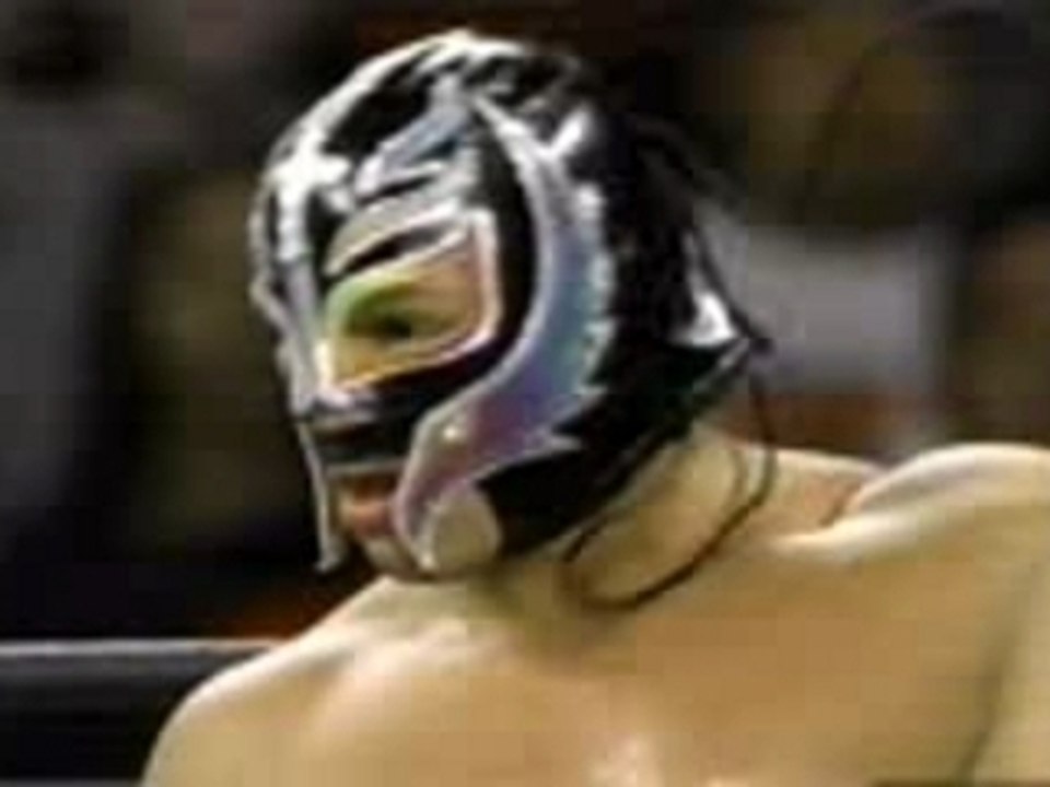 WWE- Rey Mysterio - Unmasked for first time