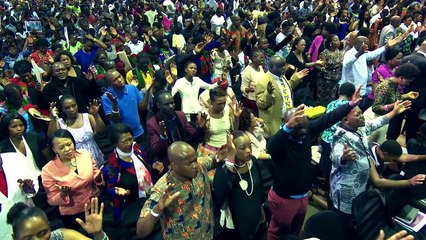 Falso profeta Shepherd Bushiri engaña a sus seguidores con "ángeles"