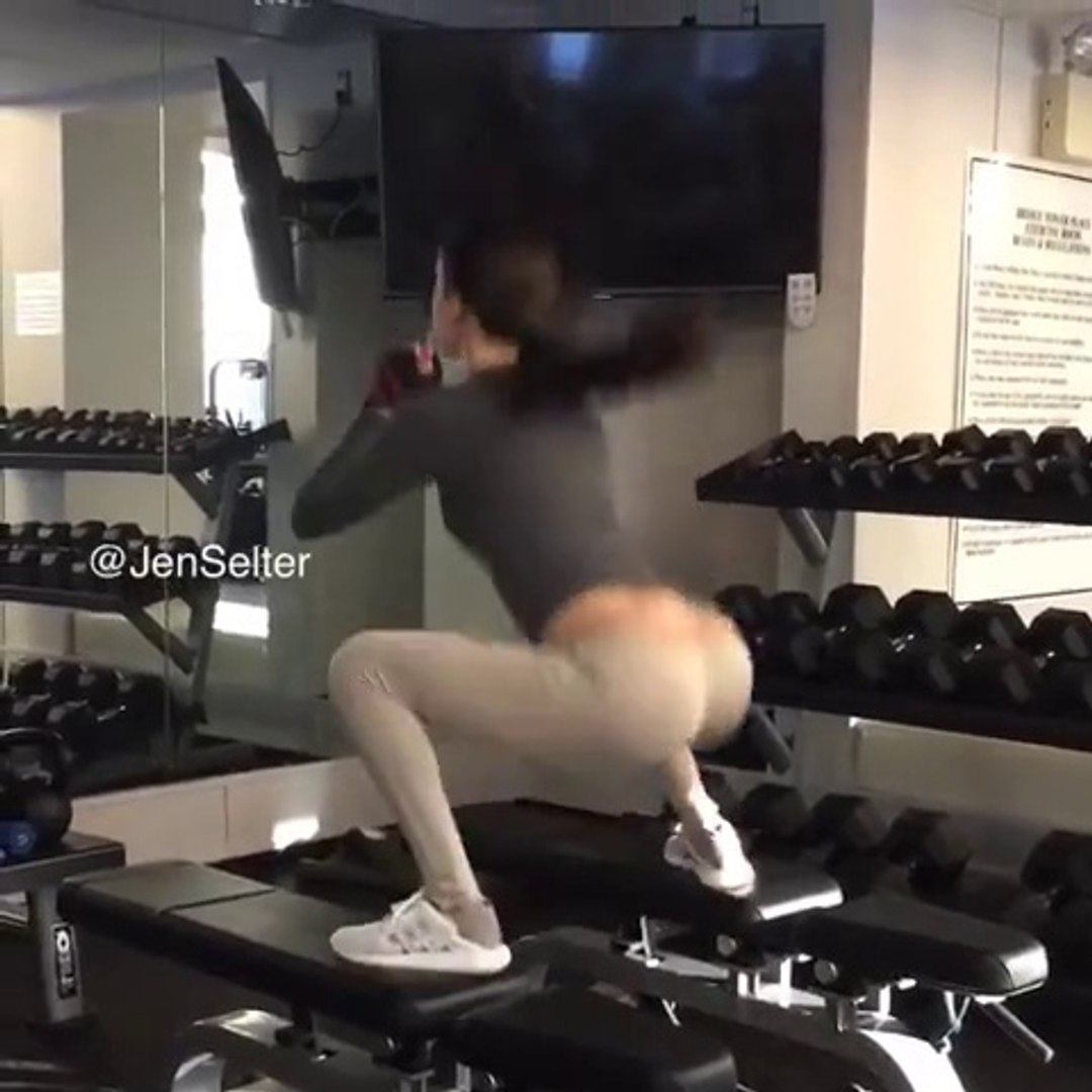 ⁣Fitness  training with Jen Selter