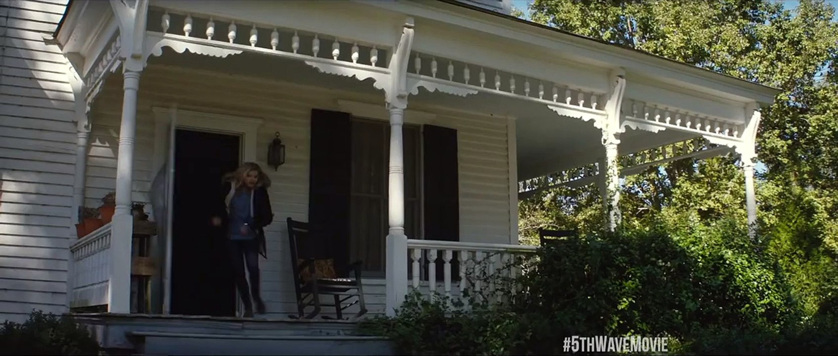The 5th Wave - Clip - Chase [HD, 720p]