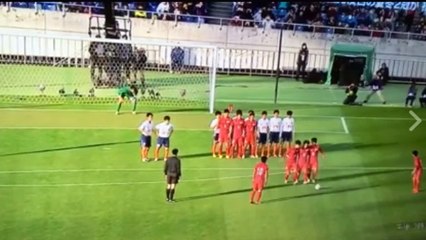 Japanese high school team bamboozle opponents with a sublime free-kick routine