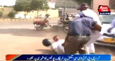 Karachi: Traffic Police Torture on Shafiq at PIDC Signal