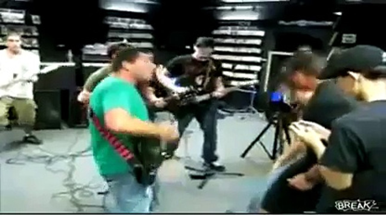 Les génies de la guitare - Compilation de fail de guitaristes