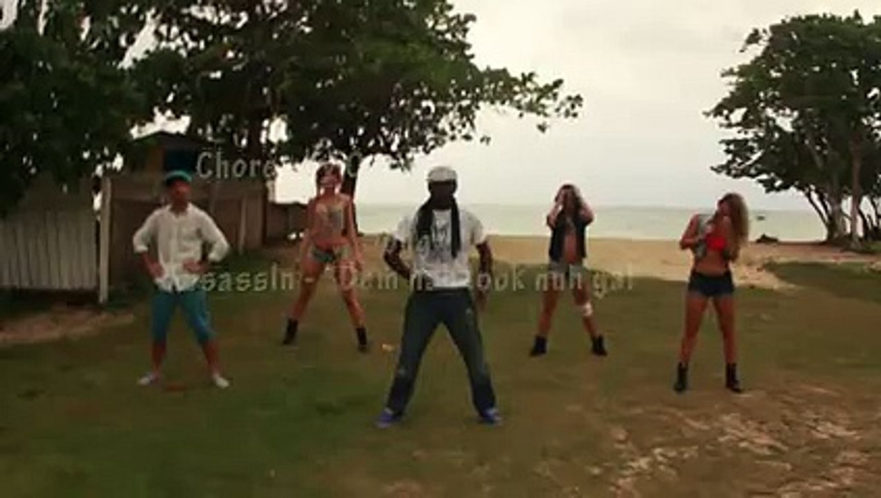 Jamaica - russians with Orville Xpressionz dancing to Assassin dem nah look nuh gal