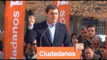 Rivera acusa a a Sánchez y Zapatero de dejar el PSOE en ruinas
