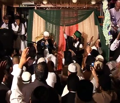 Naat; Aj Sik Mitran Di Vaderiye-Subhanallah Subhanallah by Owais Raza Qadri Sahib in London