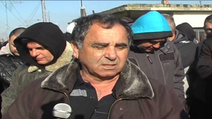 Policia greke largon emigrantët nga kufiri me Maqedonin