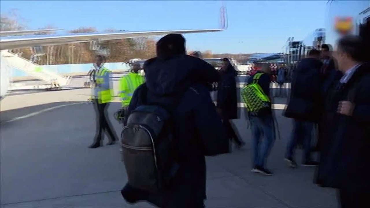messi ignores man